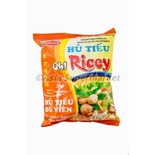 Instant rice noodles with beef balls