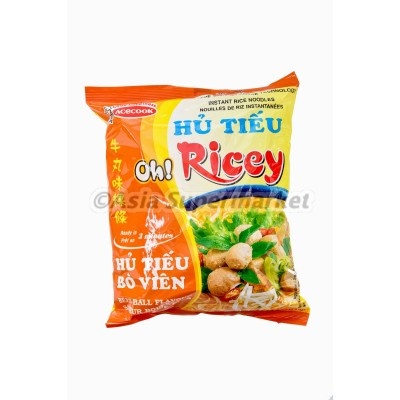 Instant rice noodles with beef balls