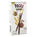 Piškotne Palčke Pocky iz Polnozrnatega Biskvita s Čokoladnim Oblivom in Koščki Mandljev THAI