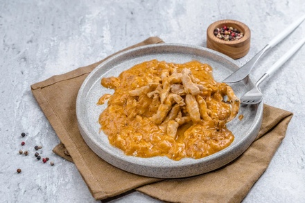 Piščanec Stroganov